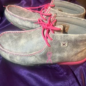 Women’s twisted X shoes